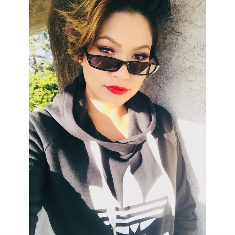 Retro Black Sunglasses 🕶